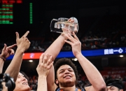 开云电子平台-篮网球星三分绝杀，全场观众热烈欢呼，上海销售有限.